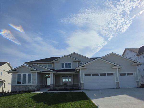 16224 Sharon Drive, Urbandale, IA 50323