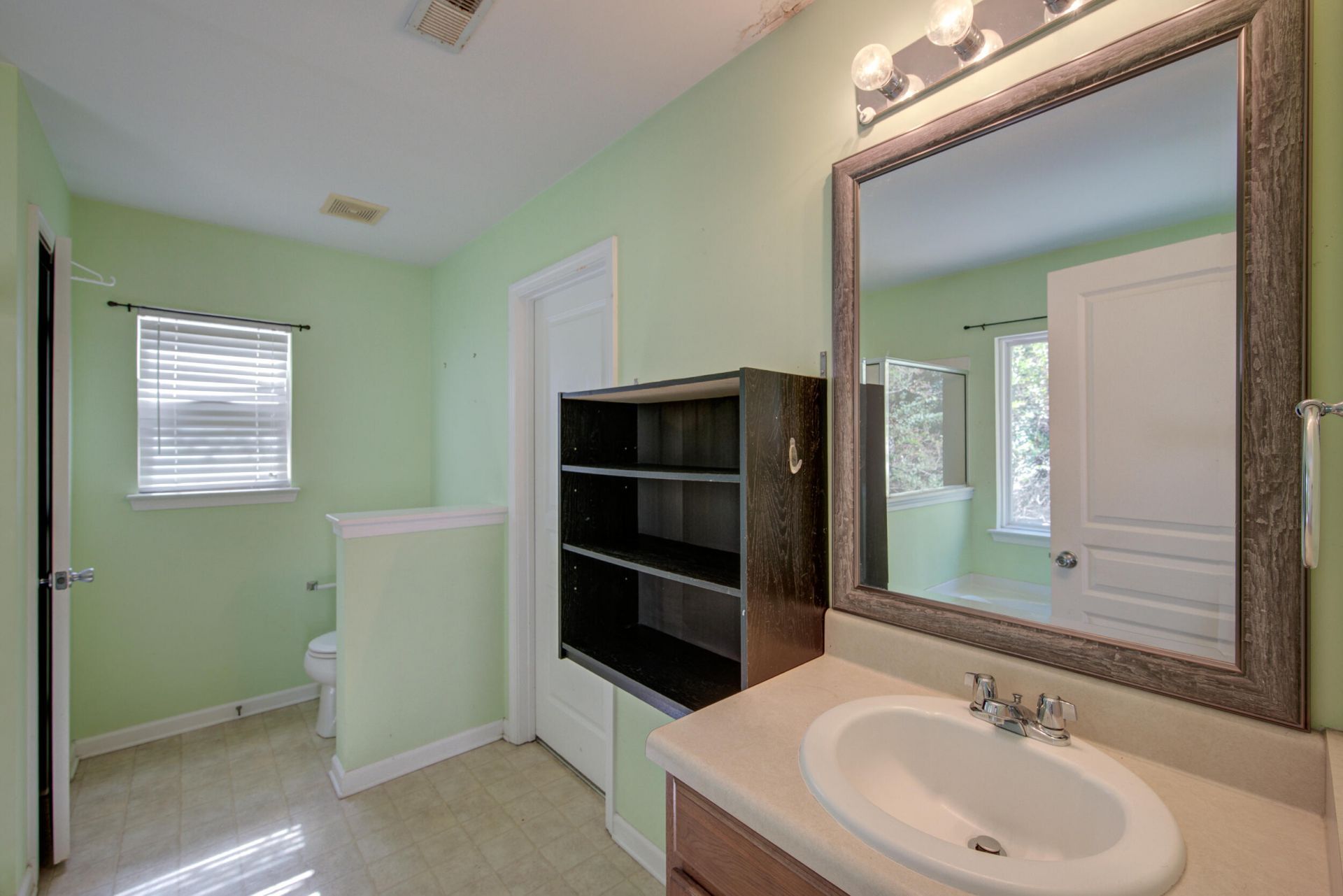 8828 Shadowglen Drive Photo 15