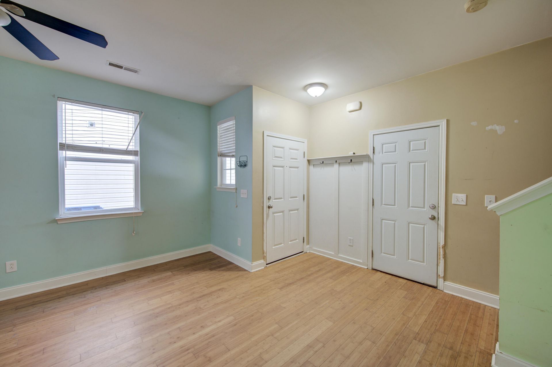 8828 Shadowglen Drive Photo 30
