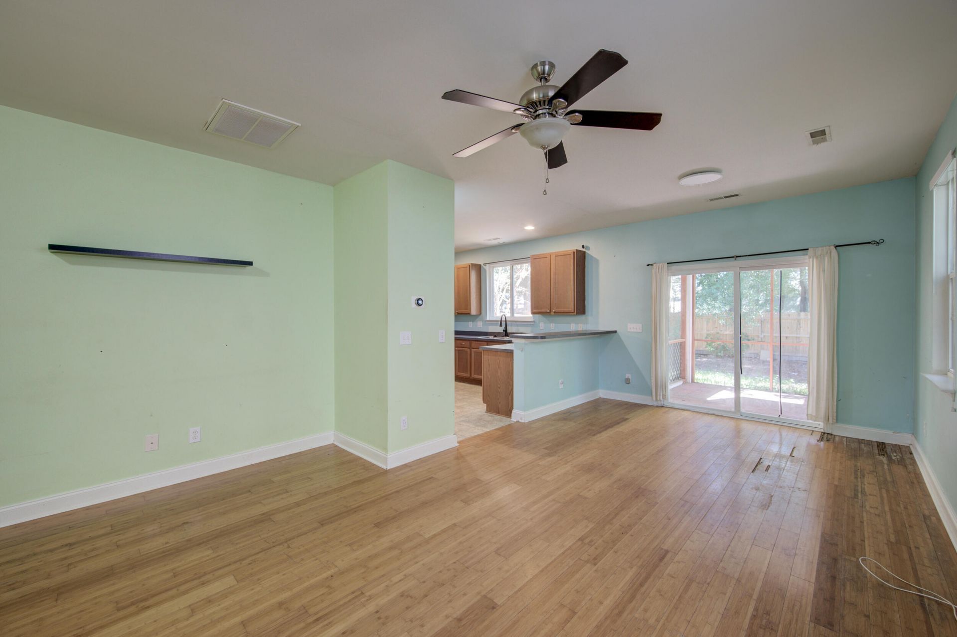 8828 Shadowglen Drive Photo 34