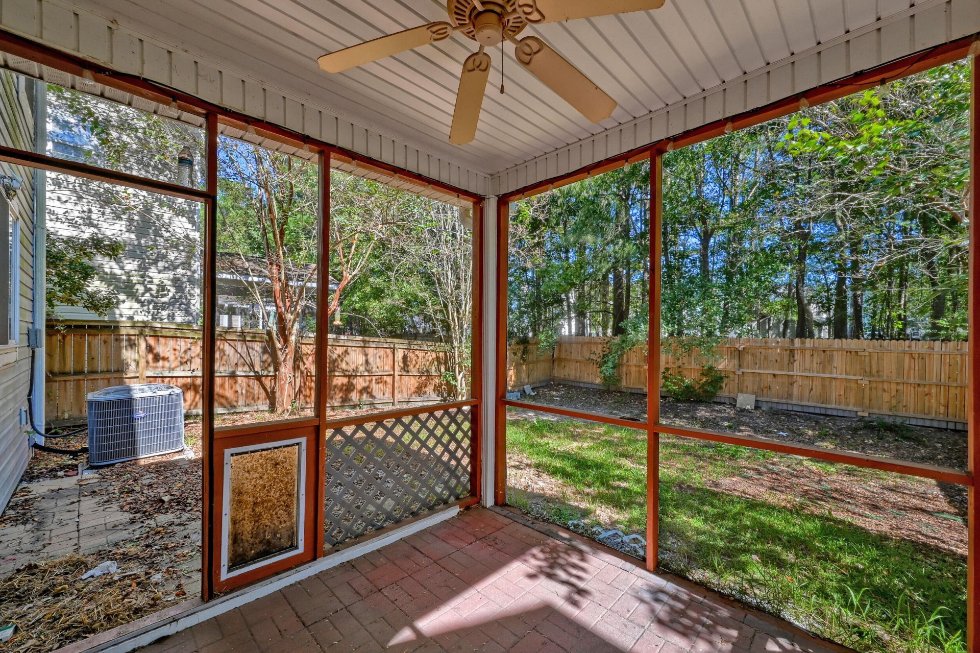 8828 Shadowglen Drive Photo 41