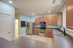 8828 Shadowglen Drive photo 4