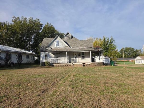 501 S 3rd Street, Okemah, OK 74859