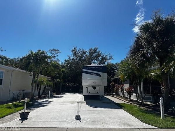 1482 Diamond Lake CIR, NAPLES, FL 34114