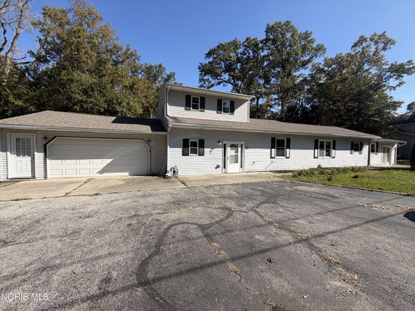 2906 Elmwood Drive , Sylvania, OH 43560