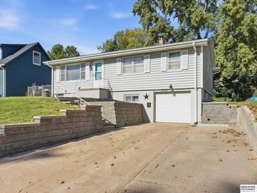 7818 Ontario Street, Omaha, NE 68124