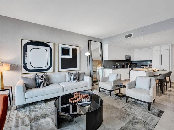 88 SW 7th St , Unit 1408, Miami, FL 33130