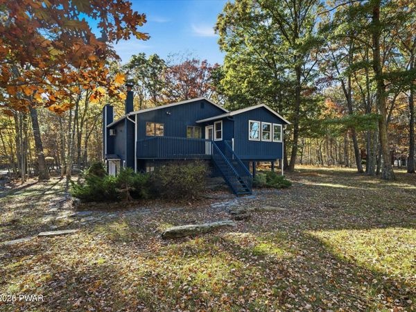 100 Cabin Court , Milford, PA 18337
