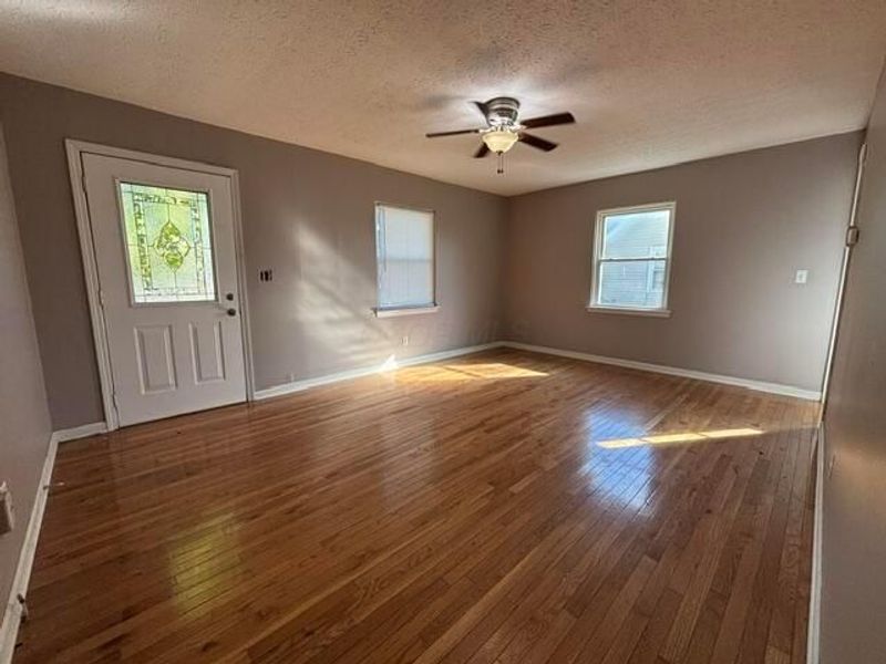 3295 Eisenhower Road, Columbus, OH 43224 Photo 2