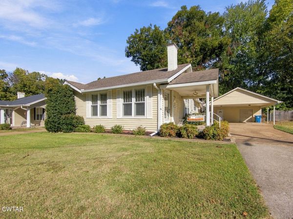 727 S College Street , Trenton, TN 38382