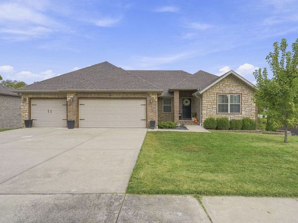 753 E Gallup Hill Road , Nixa, MO 65714
