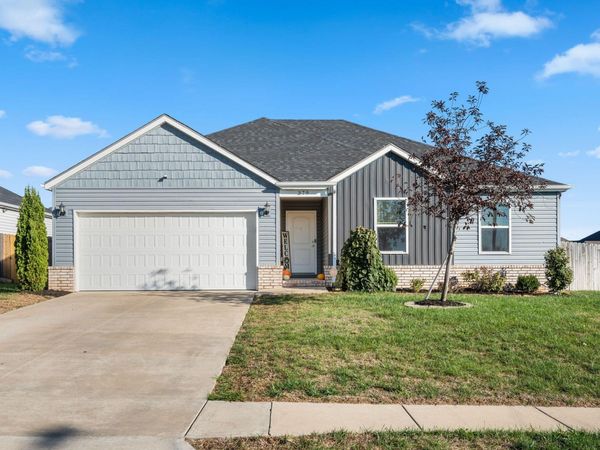 379 W Barcelona Street , Republic, MO 65738