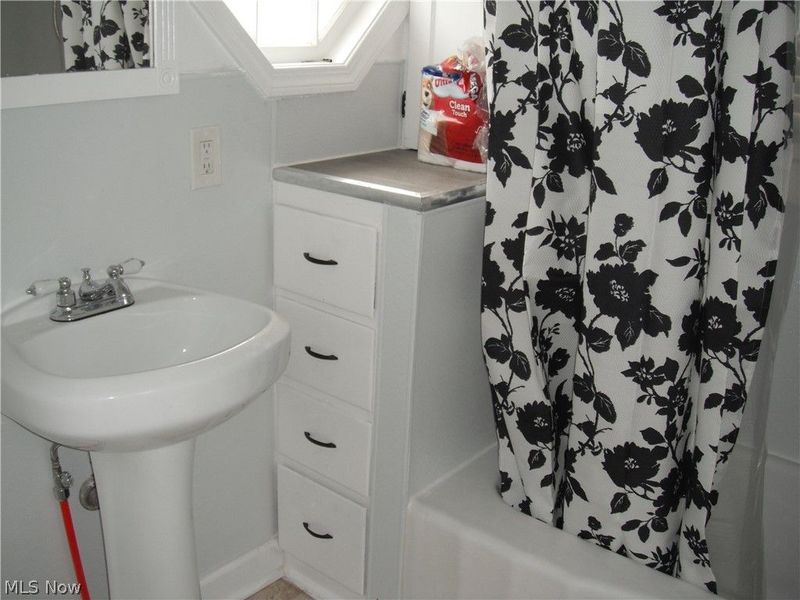 1382 Madison Avenue, Lorain, OH 44053 Photo 8