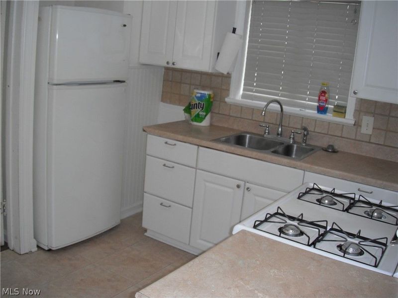 1382 Madison Avenue, Lorain, OH 44053 Photo 9