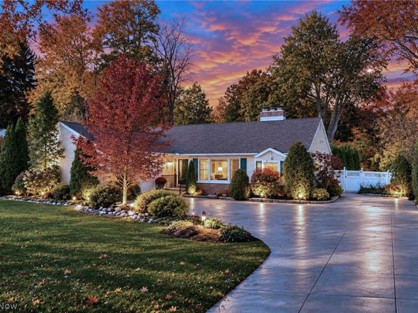 2443 Ridgewood Road , Akron, OH 44313