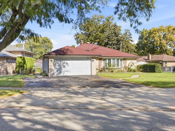 228 Dover Drive , Des Plaines, IL 60018