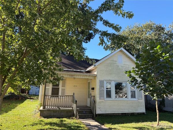 216 Cook Avenue , Chaffee, MO 63740