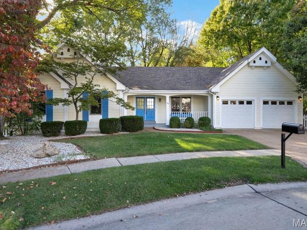 129 Saint Stanislaus Court, Florissant, MO 63031