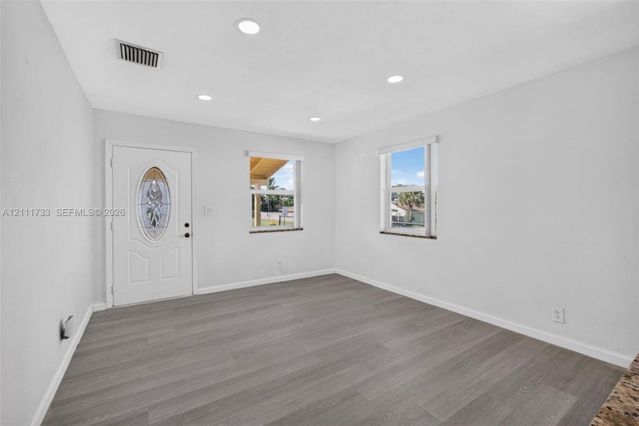 840 W 4th St , Riviera Beach, FL 33404 Photo
