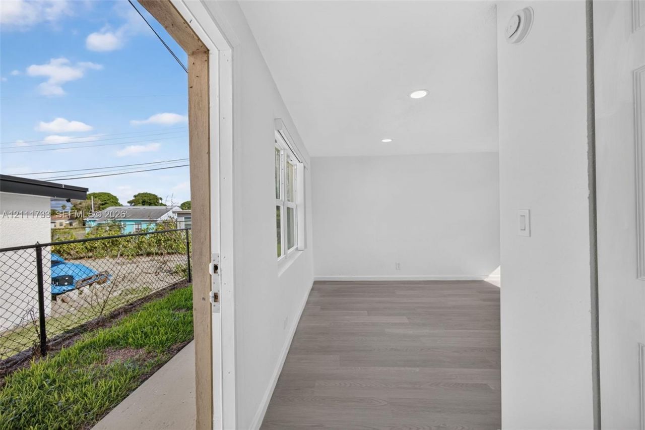 840 W 4th St , Riviera Beach, FL 33404 Photo
