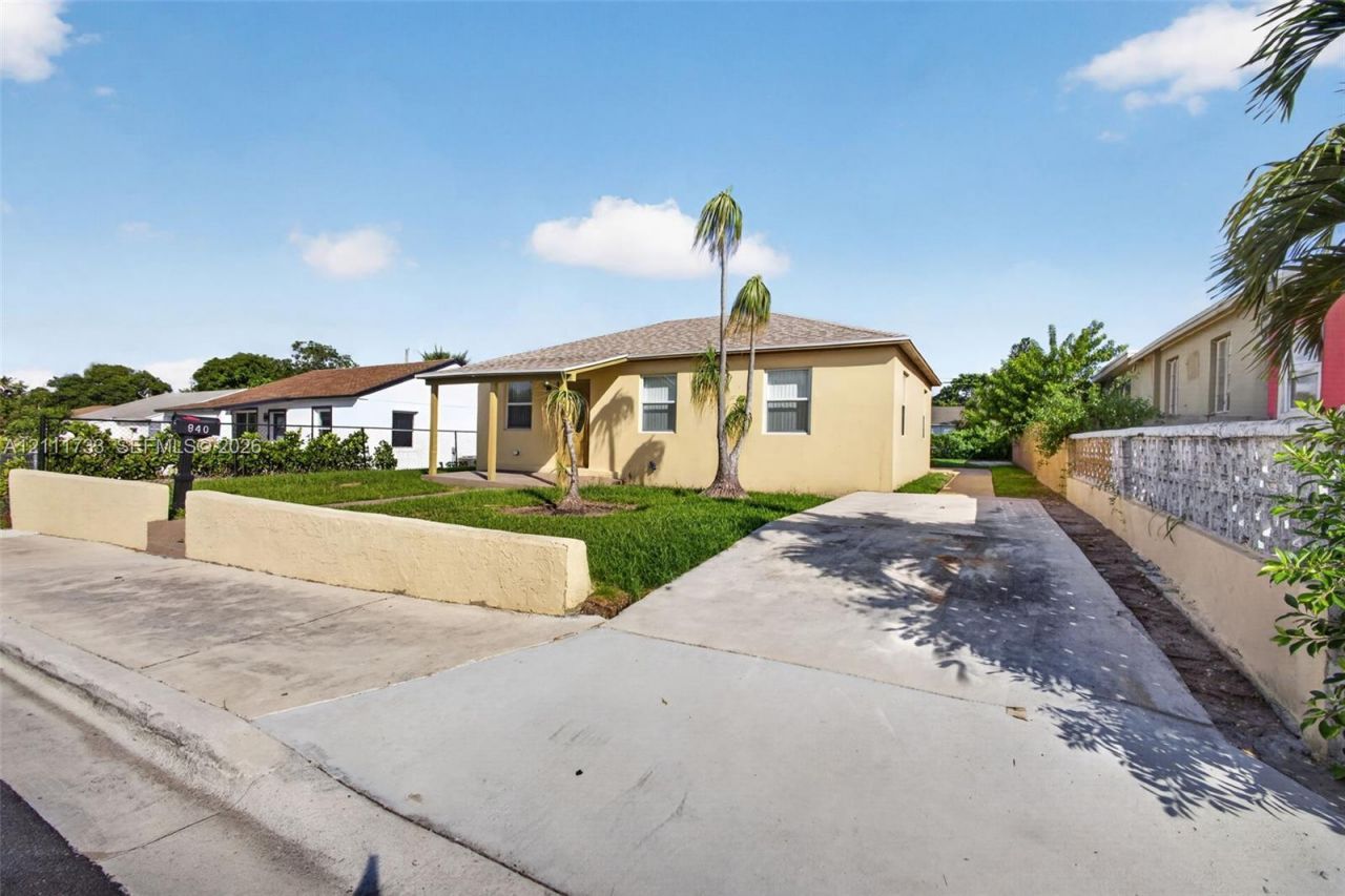 840 W 4th St , Riviera Beach, FL 33404 Photo