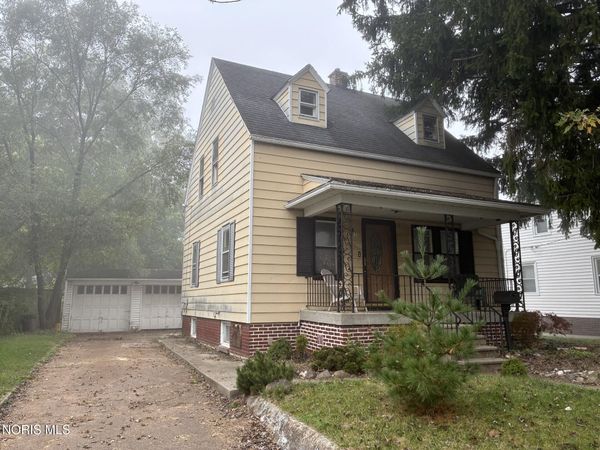 5855 Foth Drive, Toledo, OH 43613