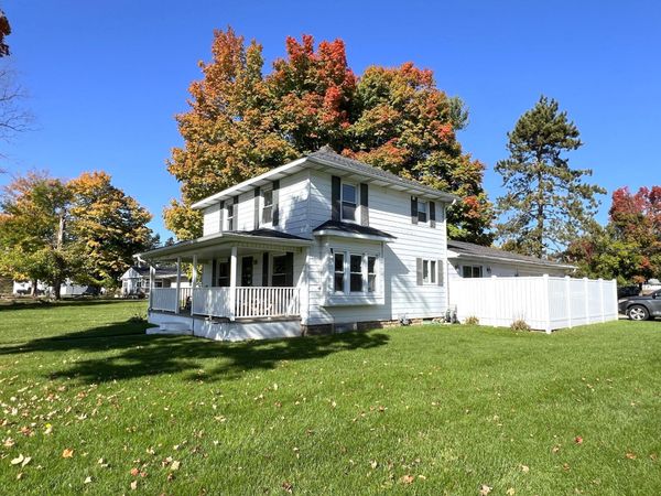 28602 E Fawn River Road, Sturgis, MI 49091