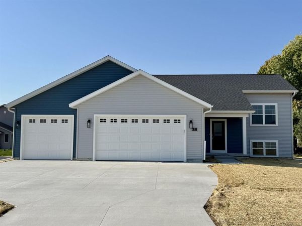 625 OAK STREET, Scandinavia, WI 54977