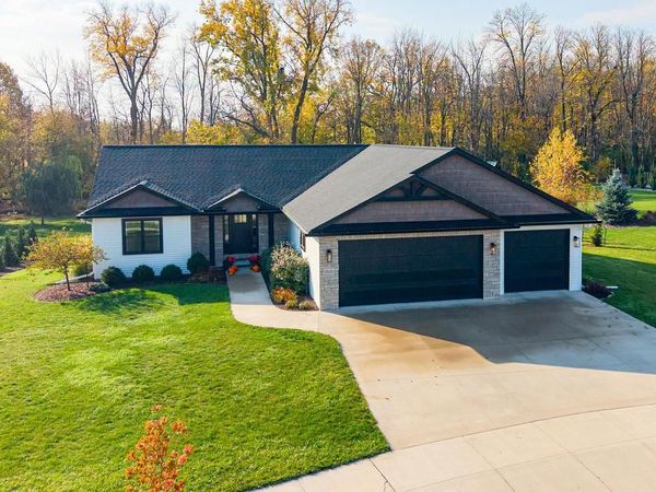 1532 INTEGRITY WAY, Neenah, WI 54956