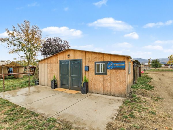 131 S Stage Road, Medford, OR 97501