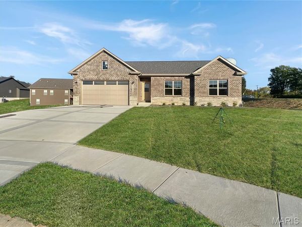1816 Wellington Lane , Maryville, IL 62062