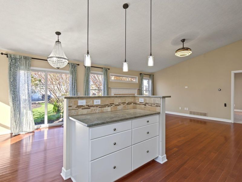 8833 Meadow Grass Lane, Lewis Center, OH 43035 Photo 10