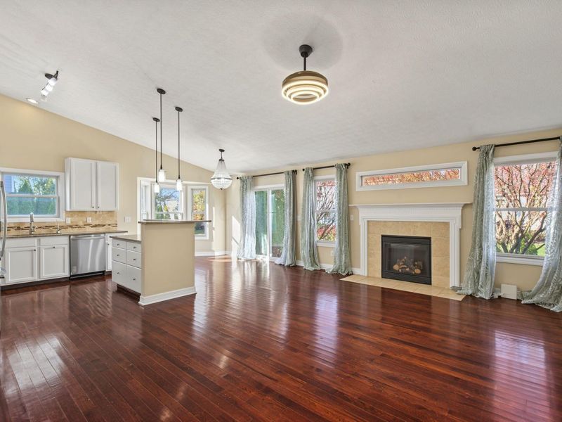 8833 Meadow Grass Lane, Lewis Center, OH 43035 Photo 12