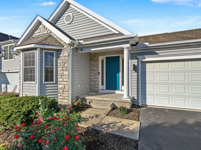 8833 Meadow Grass Lane, Lewis Center, OH 43035 Photo 2