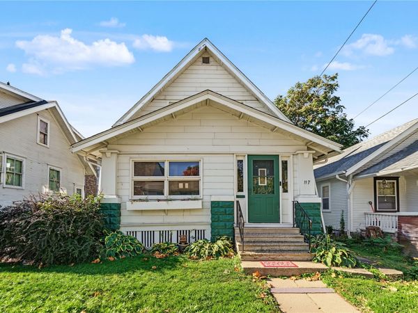117 21st Street NE, Cedar Rapids, IA 52402