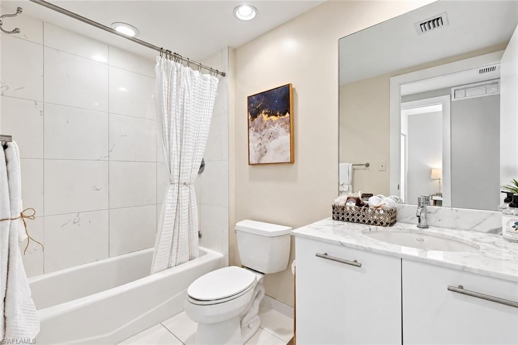3000 Oasis Grand Blvd, Unit 1401, Fort Myers, FL 33916 Photo