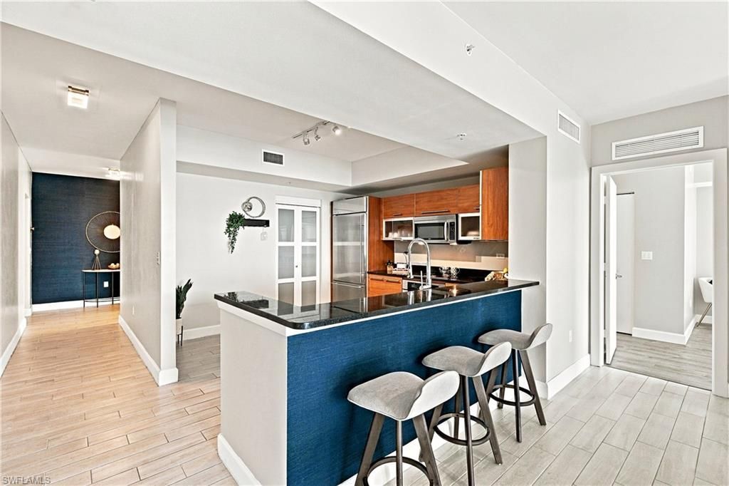 3000 Oasis Grand Blvd, Unit 1401, Fort Myers, FL 33916 Photo
