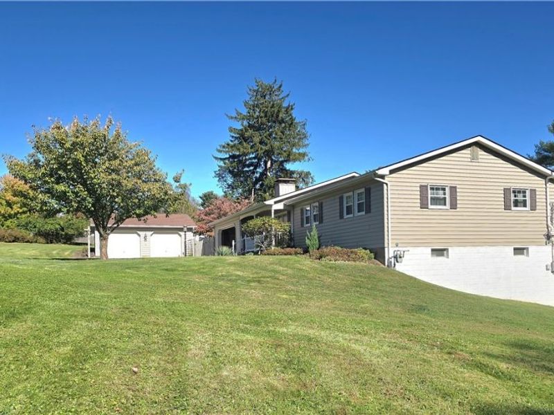 3270 Circle Court , Zanesville, OH 43701 Photo 5