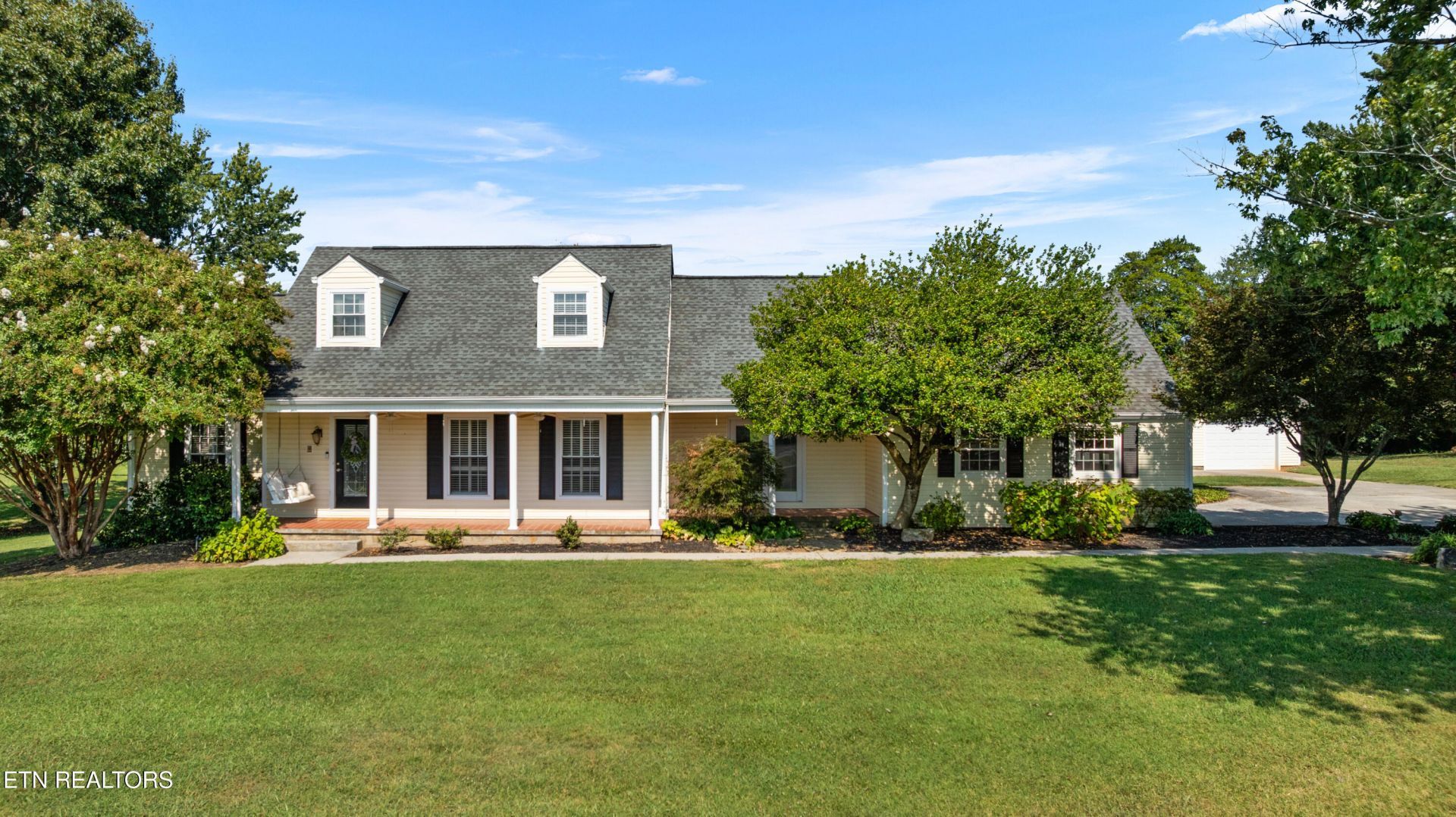 1910 Smoky View Circle, Maryville, TN 37801 Main Photo