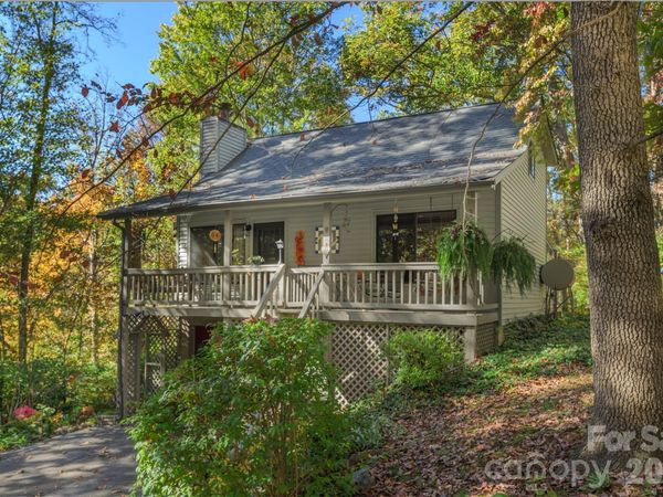 11 Grant Place, Clyde, NC 28721