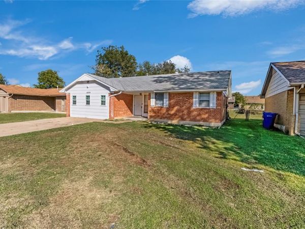 4504 Meadowpark Drive, Midwest City, OK 73110