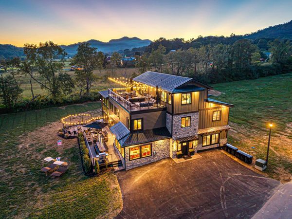 3026 Wonder Meadows Ln , Sevierville, TN 37862