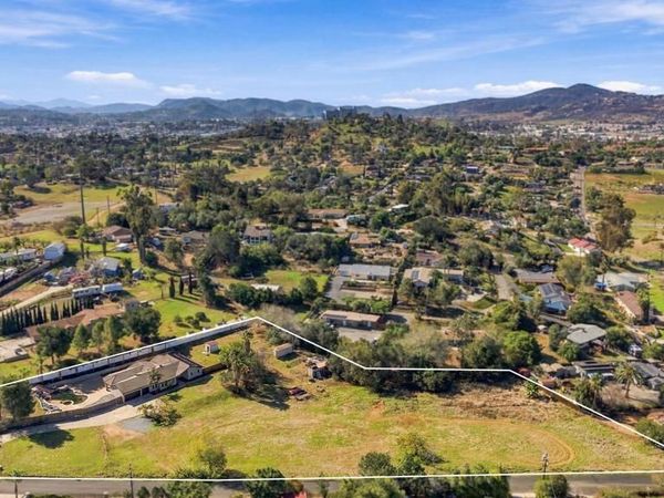 1515 Via Paloma, Escondido, CA 92026