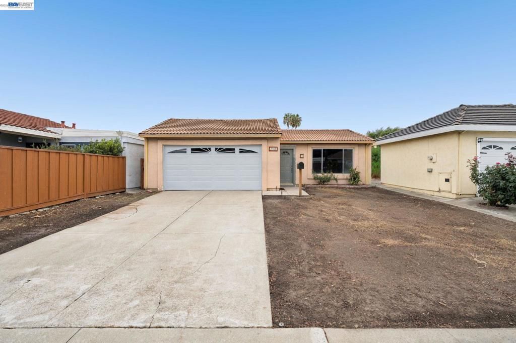 2364 Goldcrest Cir, Pleasanton, CA 94566 Main Photo