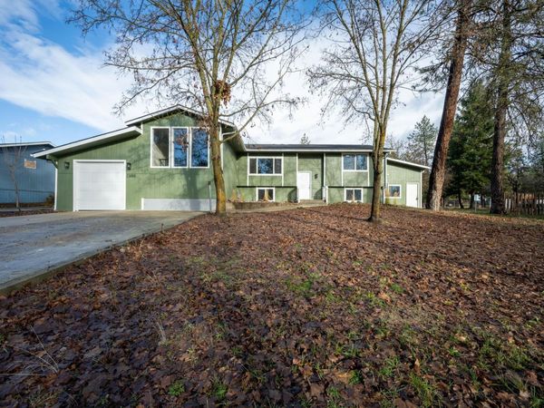 11448 W Meadowview Ln, Nine Mile Falls, WA 99026