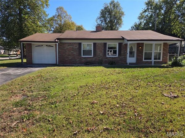 33 Steeplechase Drive , St Peters, MO 63376