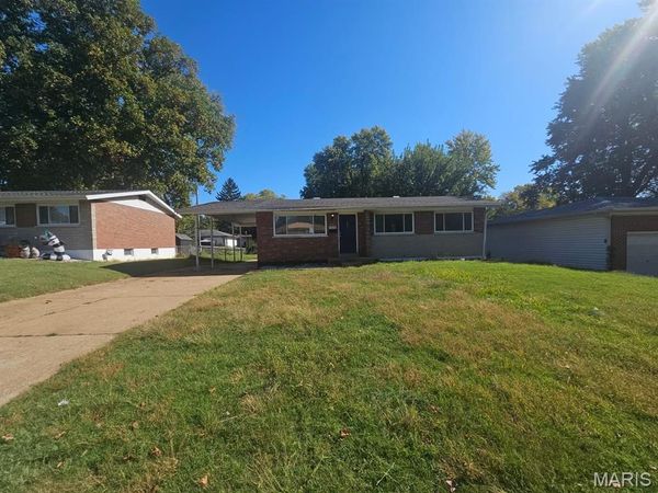 7016 Marlac Drive , Hazelwood, MO 63042