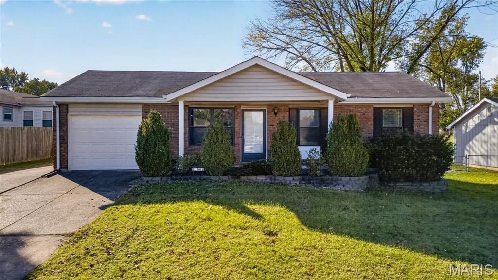 11502 Terry Avenue , Maryland Heights, MO 63043 Main Photo