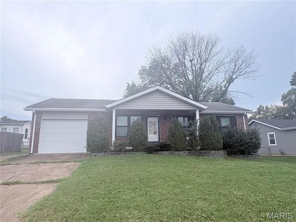 11502 Terry Avenue , Maryland Heights, MO 63043