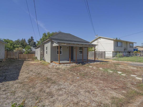 907 N 7th St, Payette, ID 83661